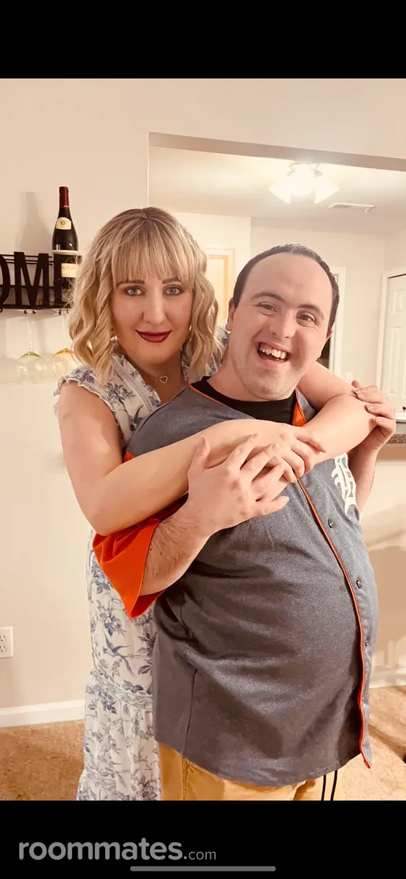 Profile photo 7 of 11