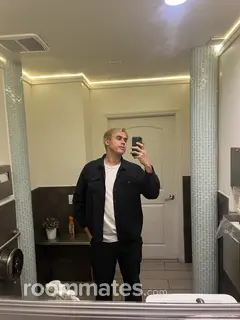 Roommate looking Los Angeles, CA, $900