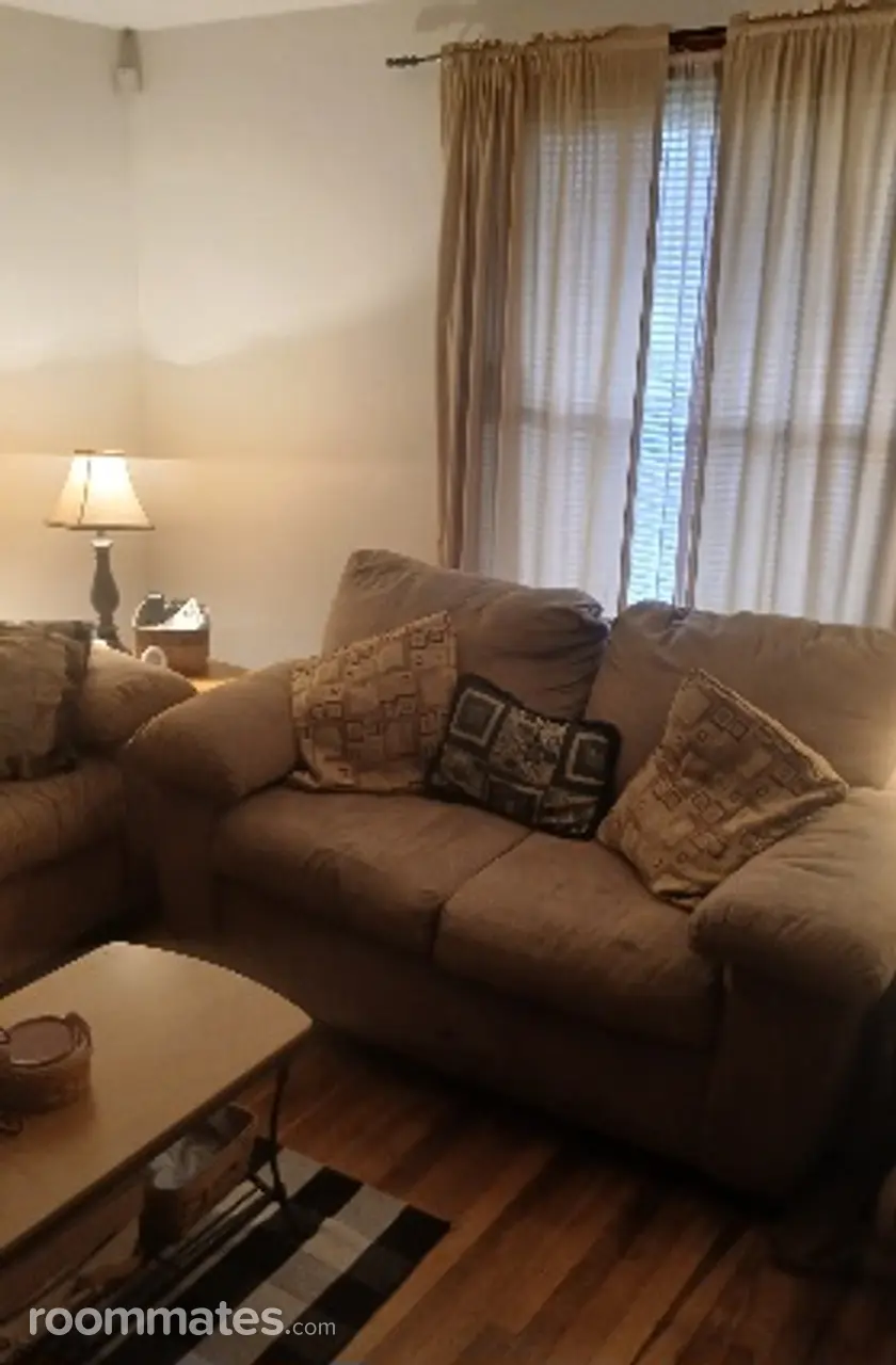 Profile photo 3 of 9