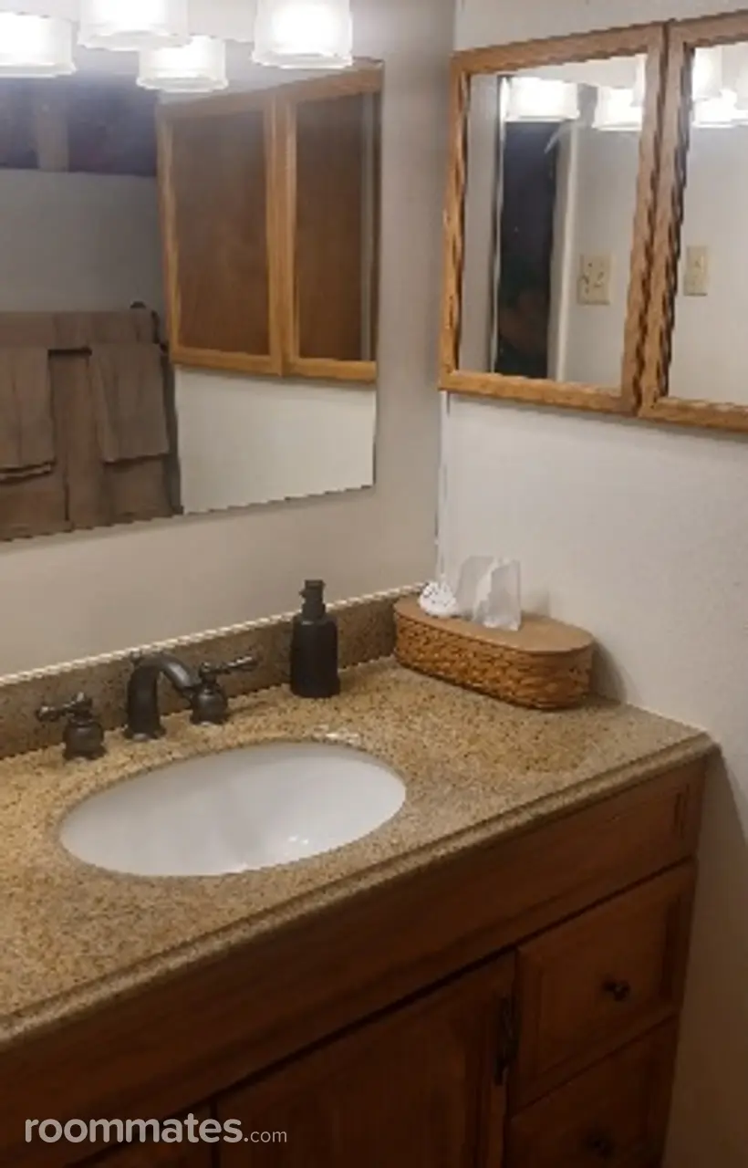 Profile photo 7 of 9