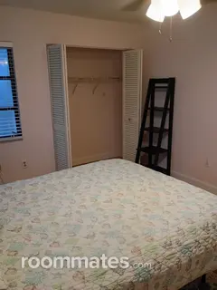 Room for rent in Sarasota, FL $1000, condo