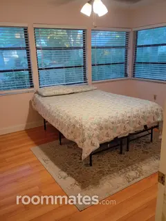 Room for rent in Sarasota, FL $1000, condo