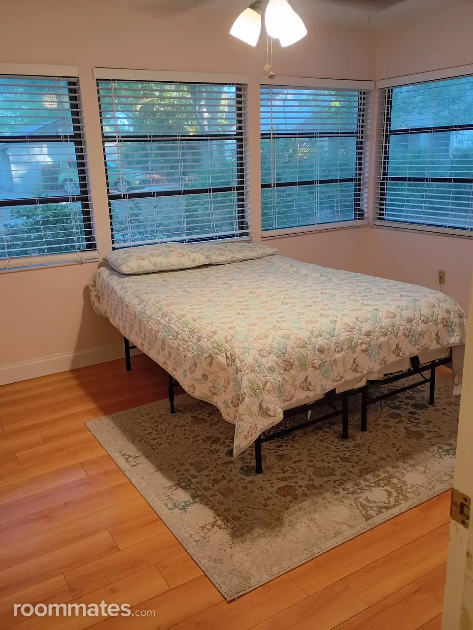 Profile photo 7 of 10