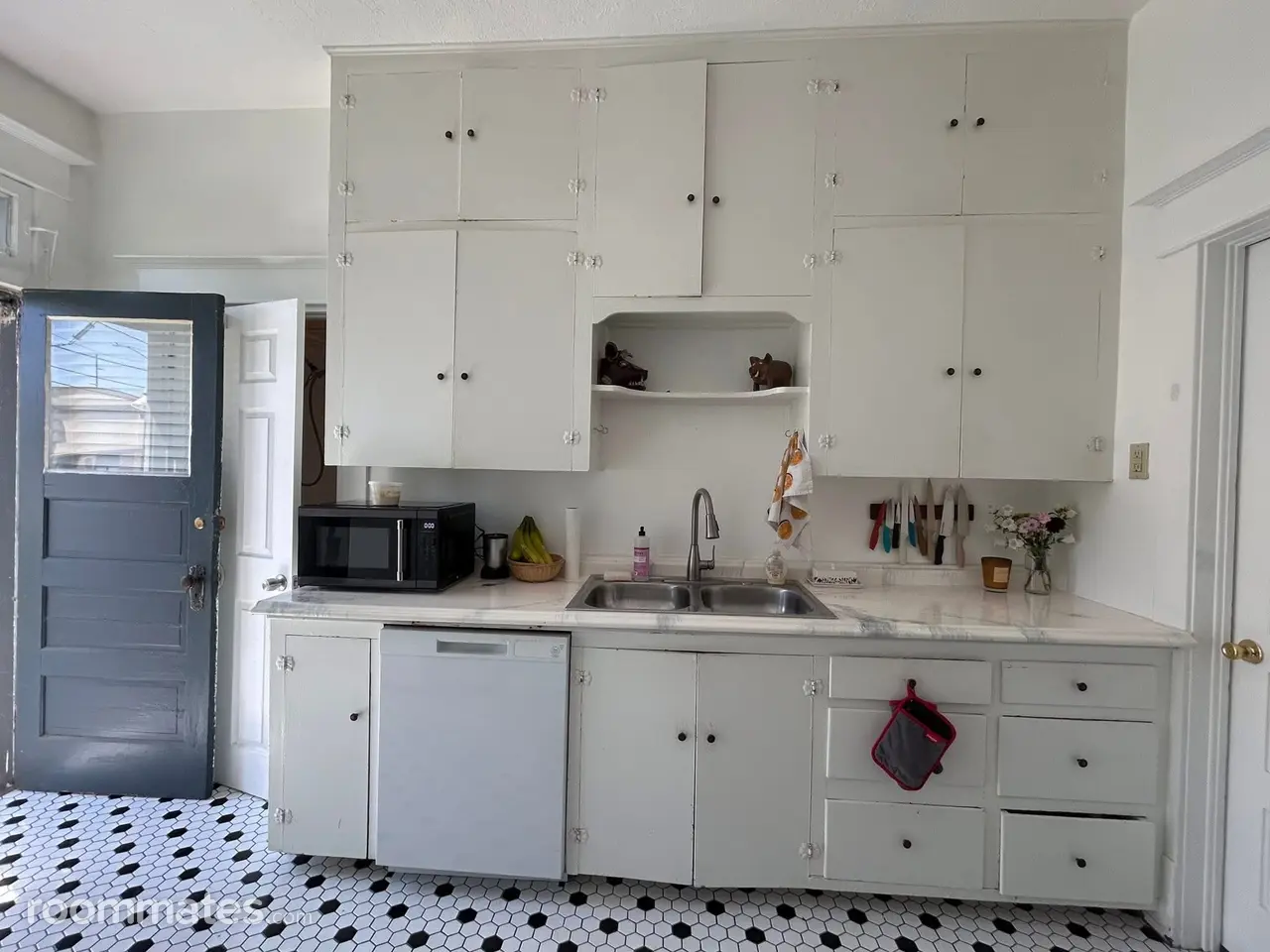 Profile photo 1 of 7