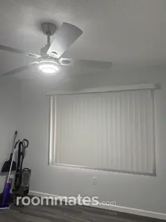 Room for rent in Sarasota, FL $1100, condo