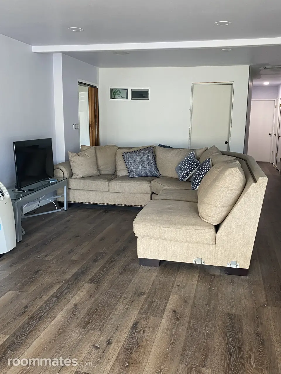 Profile photo 5 of 6