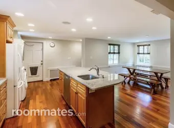 Room for rent in Brockton, MA $1200, house