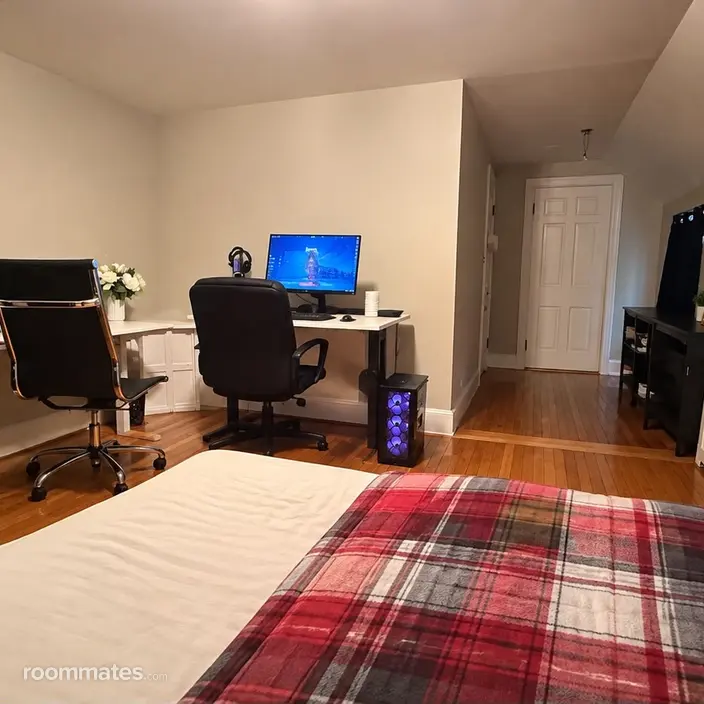 Room for rent in Brockton, MA $1000, house
