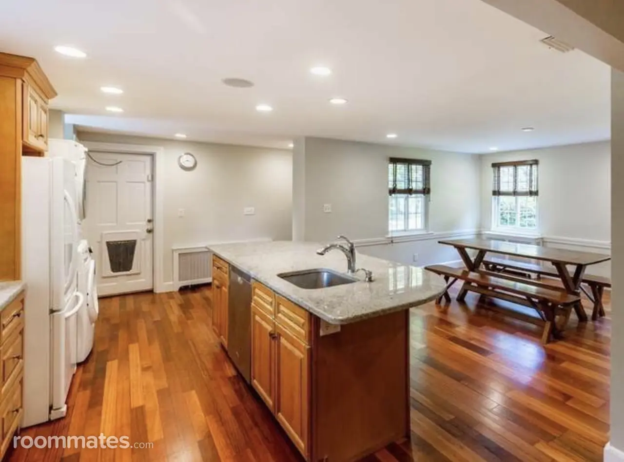 Profile photo 6 of 7