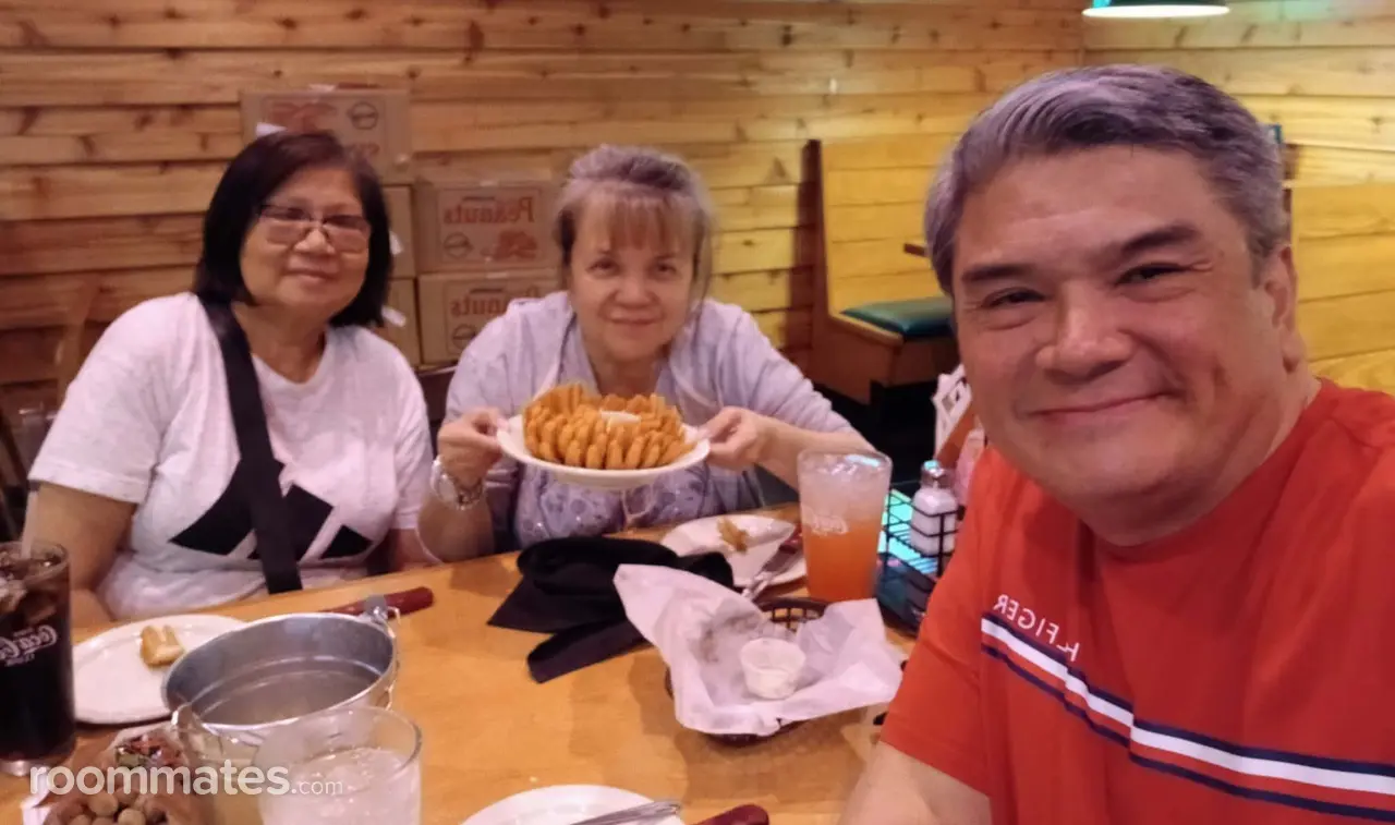 Profile photo 10 of 11