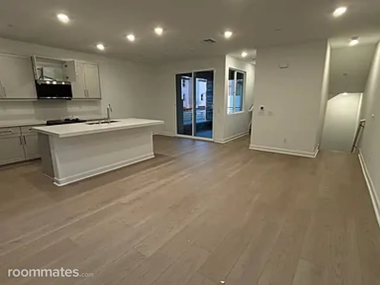 Profile photo 10 of 11