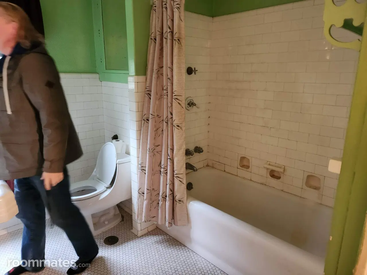 Profile photo 3 of 19