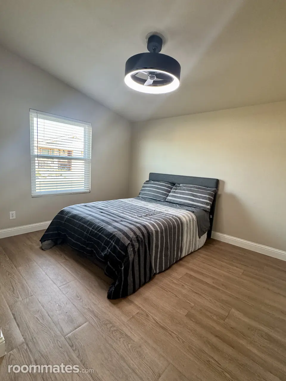 Profile photo 1 of 5