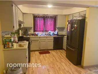 Room for rent in Troy, MI $900, house