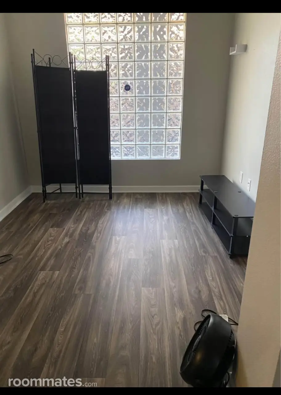 Profile photo 6 of 12