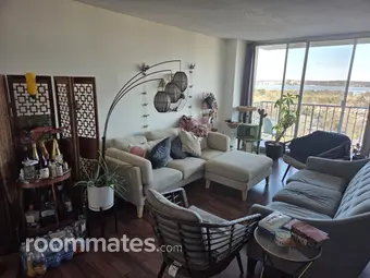 Room for rent in Alexandria, VA $915, condo