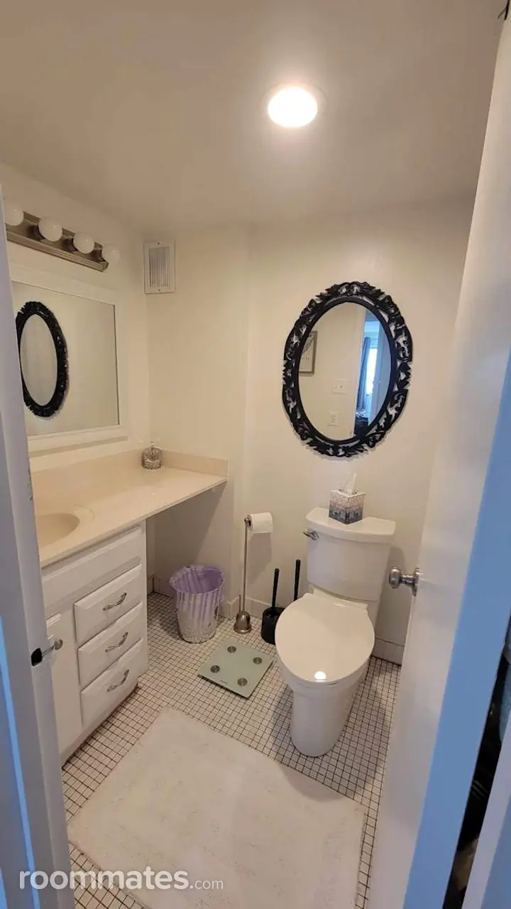 Profile photo 3 of 10