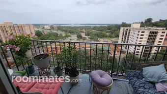 Room for rent in Alexandria, VA $915, condo