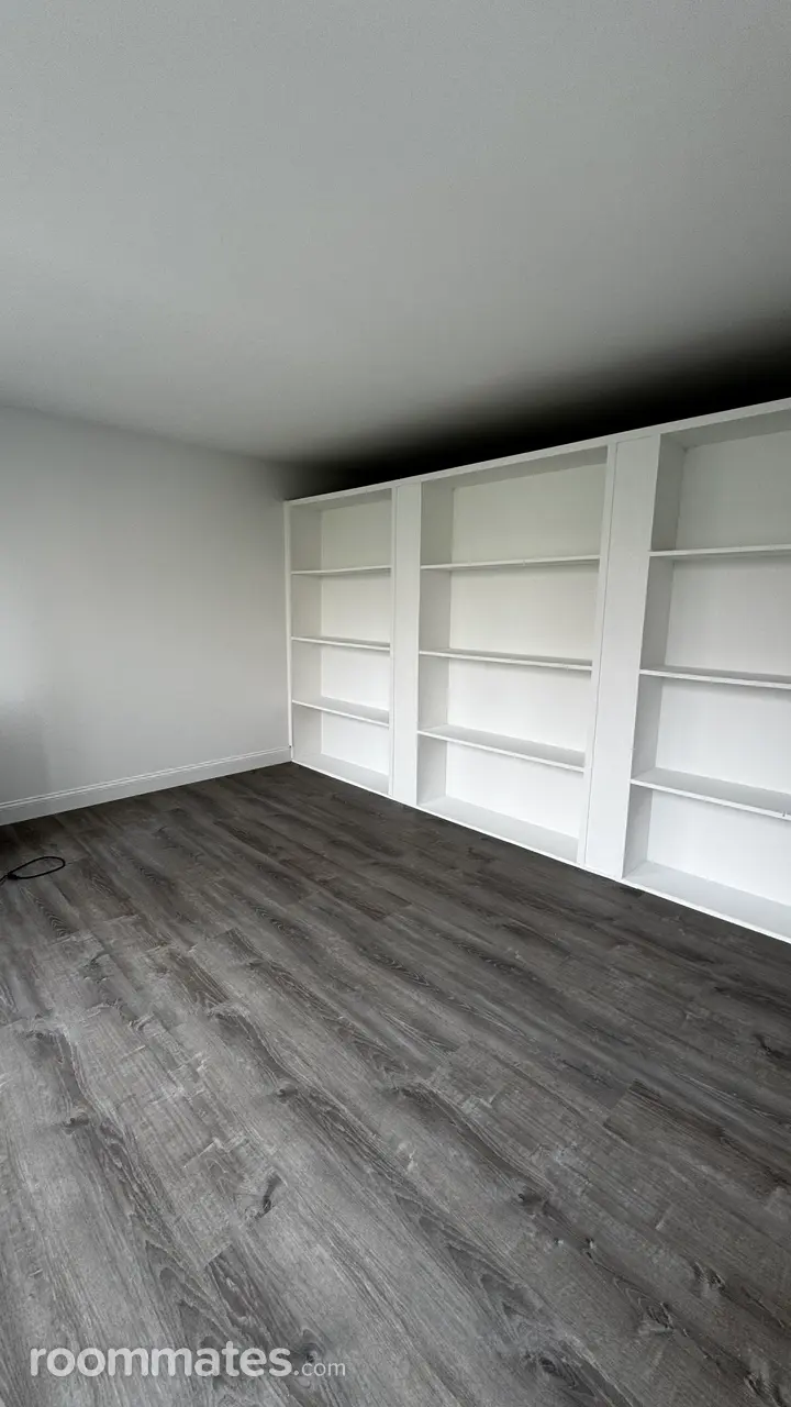 Profile photo 3 of 10