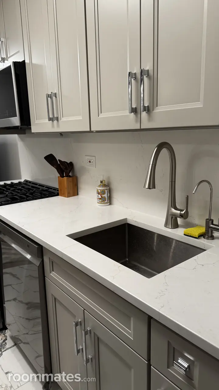 Profile photo 7 of 10