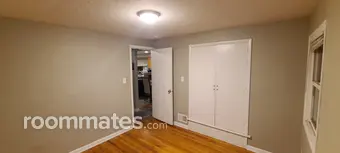 Room for rent in Portland, OR $942, house