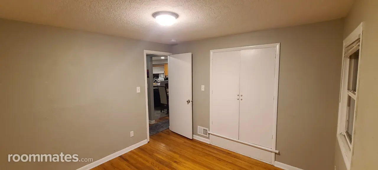 Profile photo 1 of 9