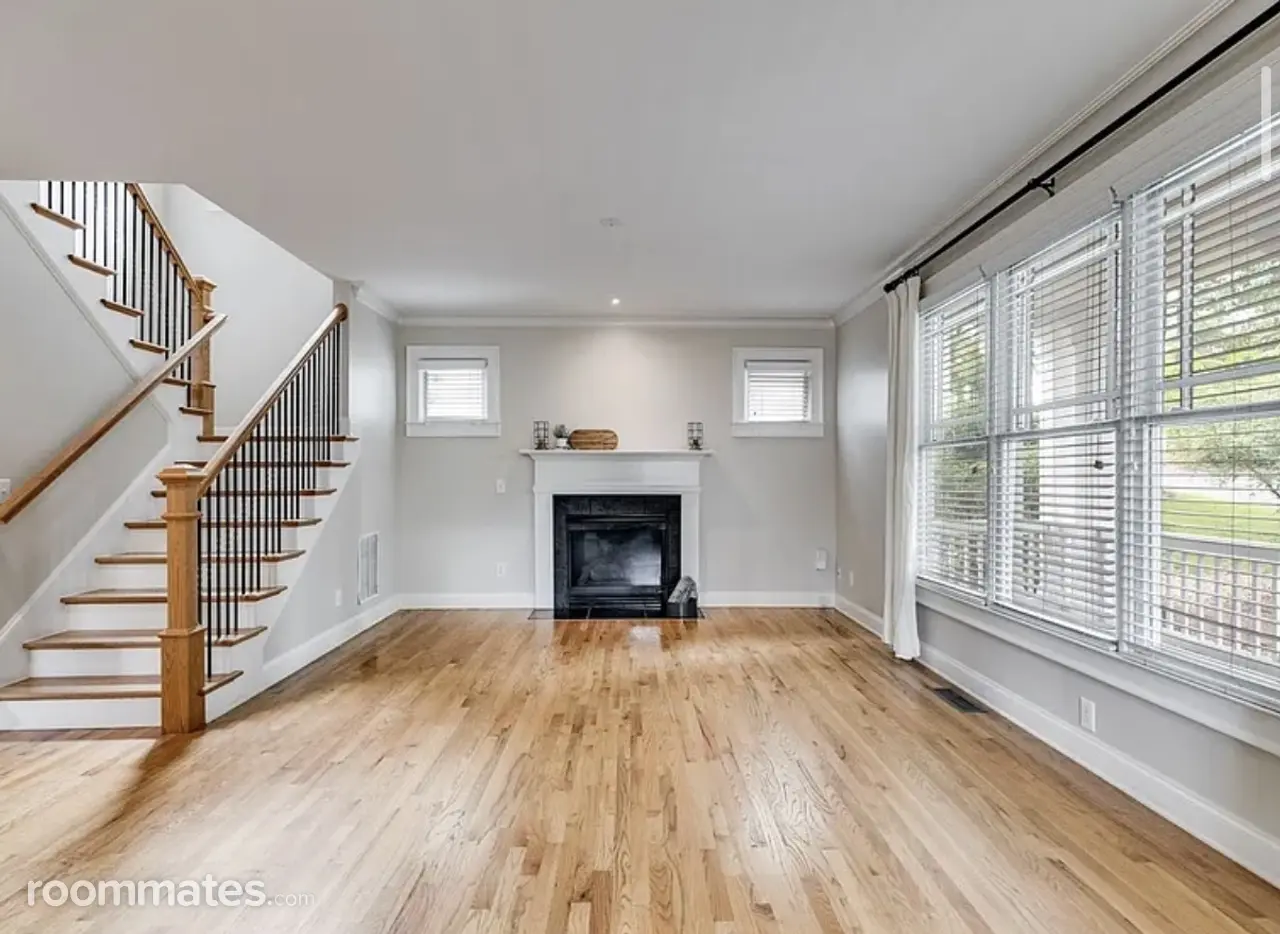 Profile photo 4 of 13