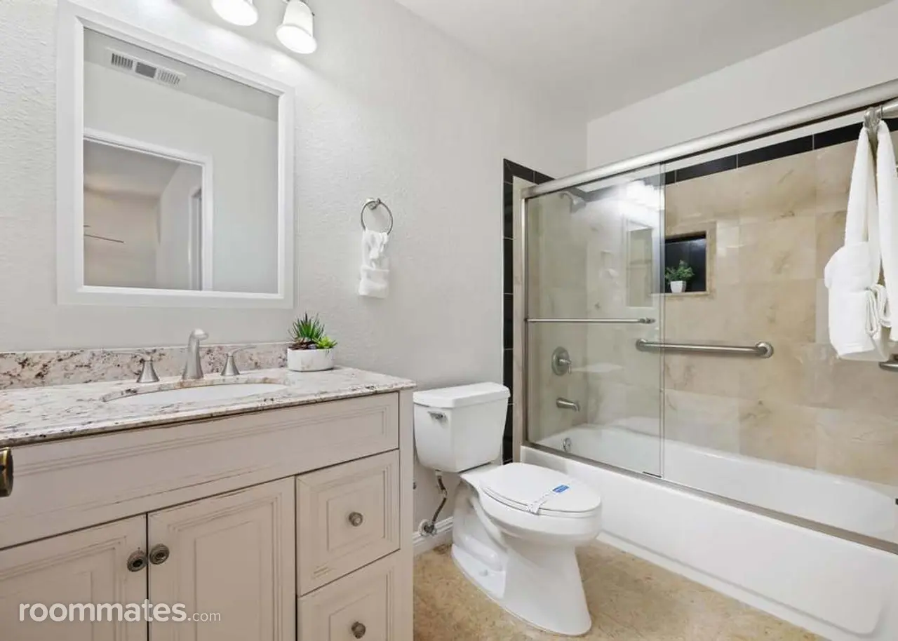 Profile photo 2 of 9