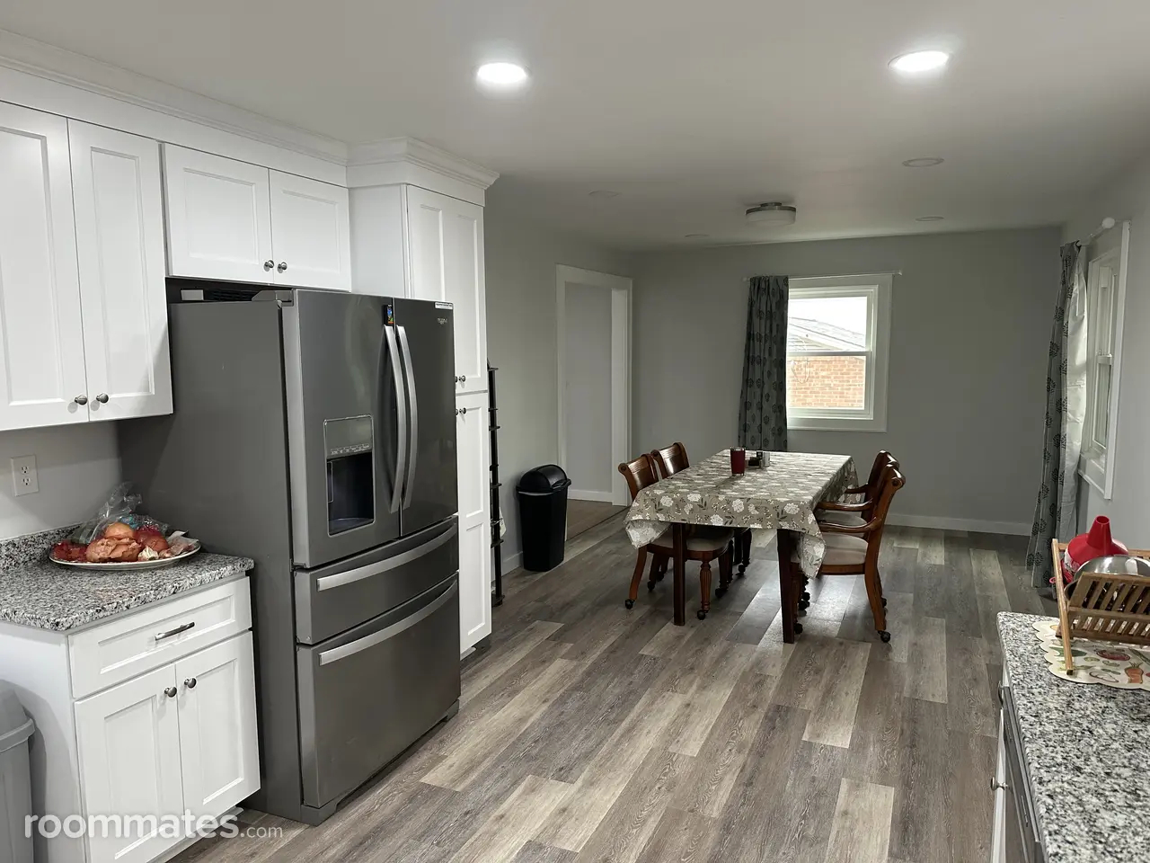 Profile photo 7 of 11