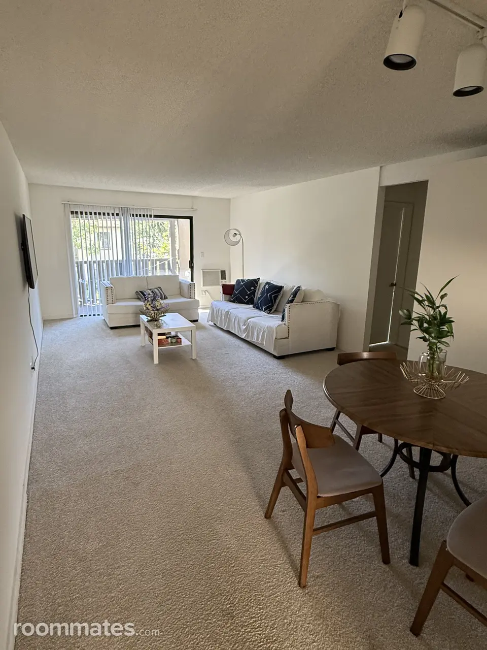 Profile photo 1 of 4