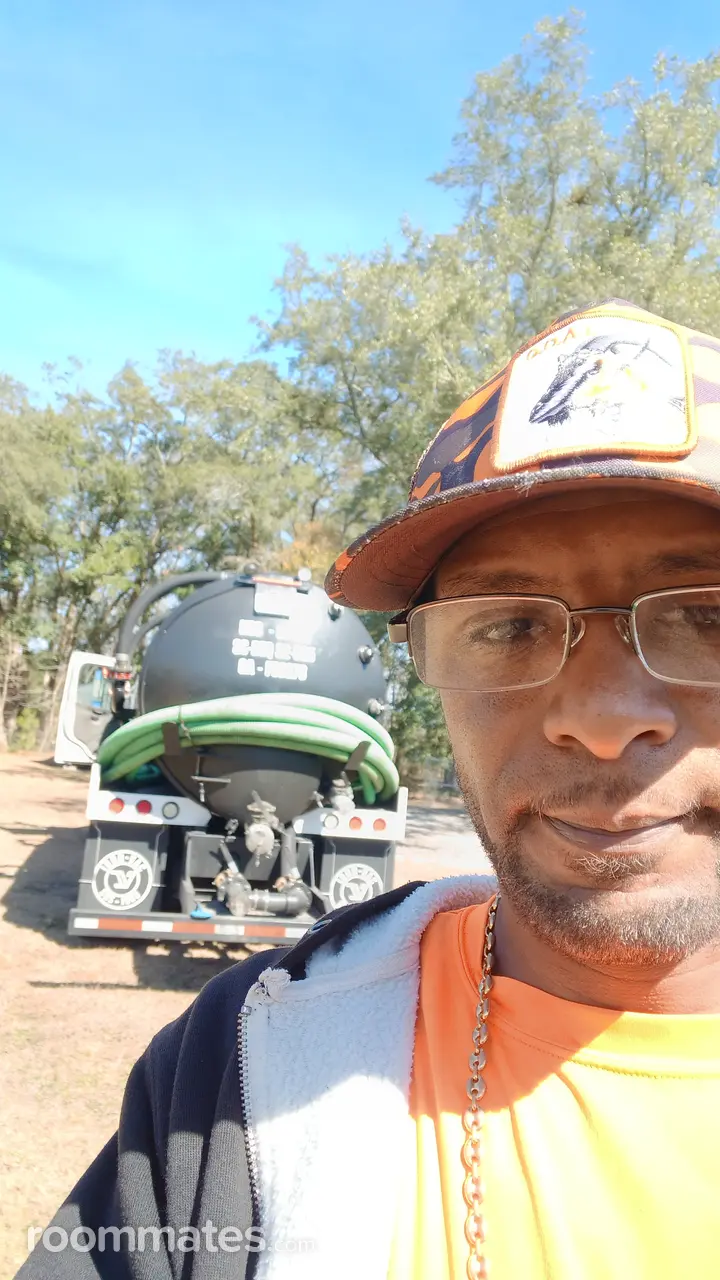 Profile photo 1 of 1