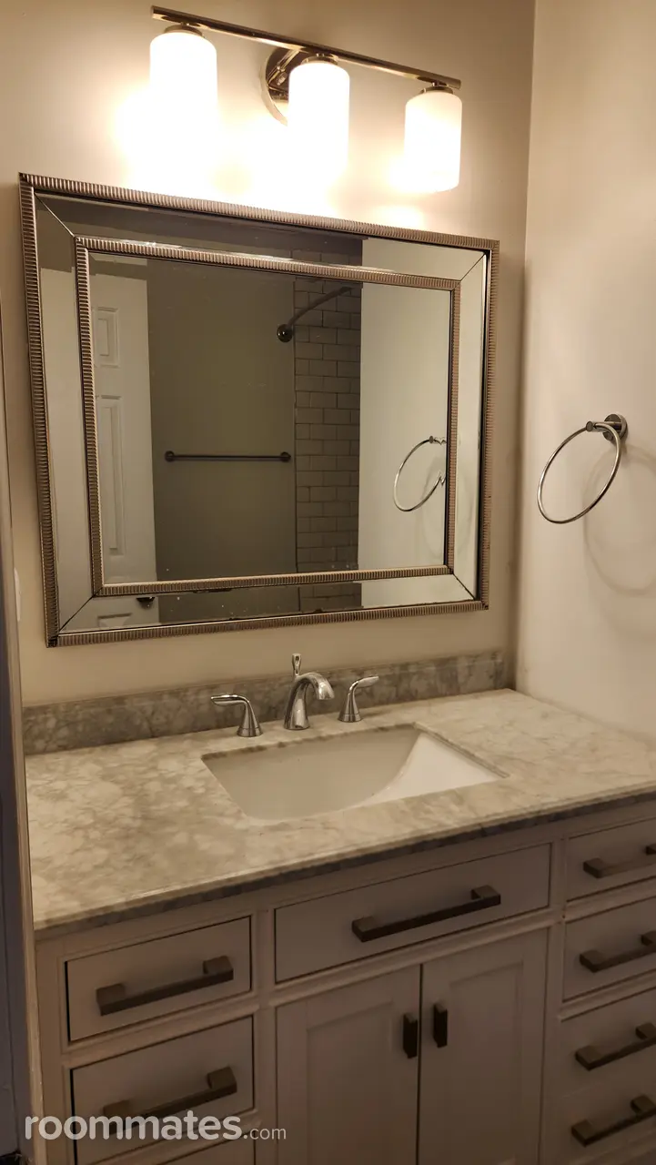 Profile photo 3 of 8