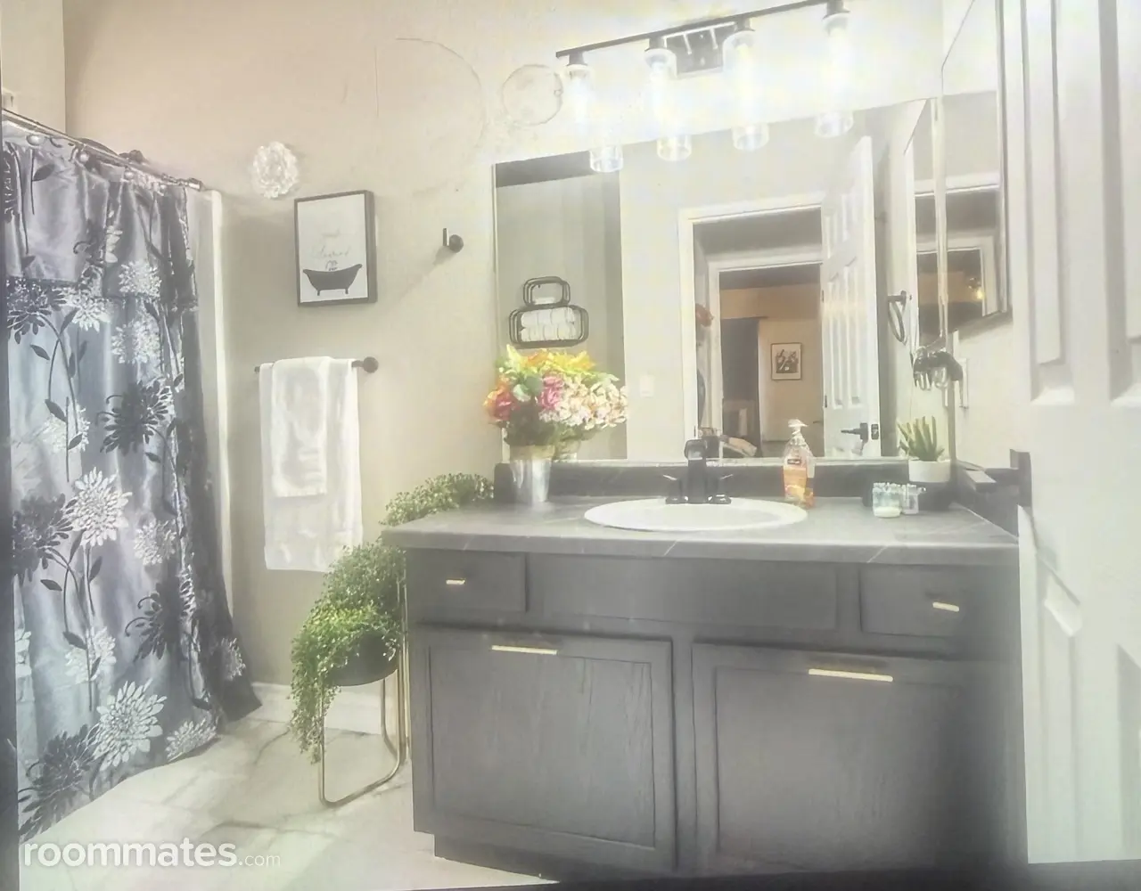 Profile photo 1 of 6