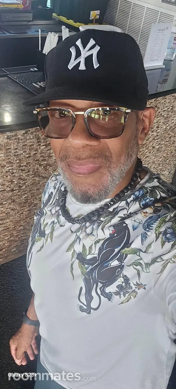 Profile photo 10 of 10