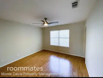 Room for rent in Austin, TX $1000, townhouse