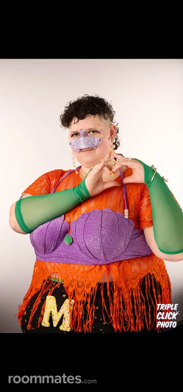 Profile photo 3 of 4