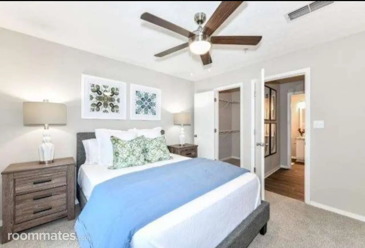 Profile photo 1 of 9