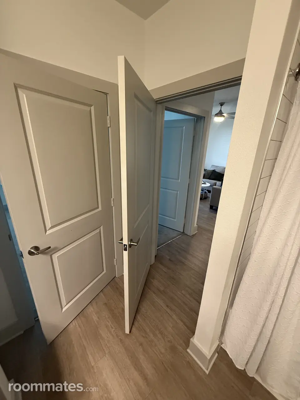 Profile photo 7 of 13