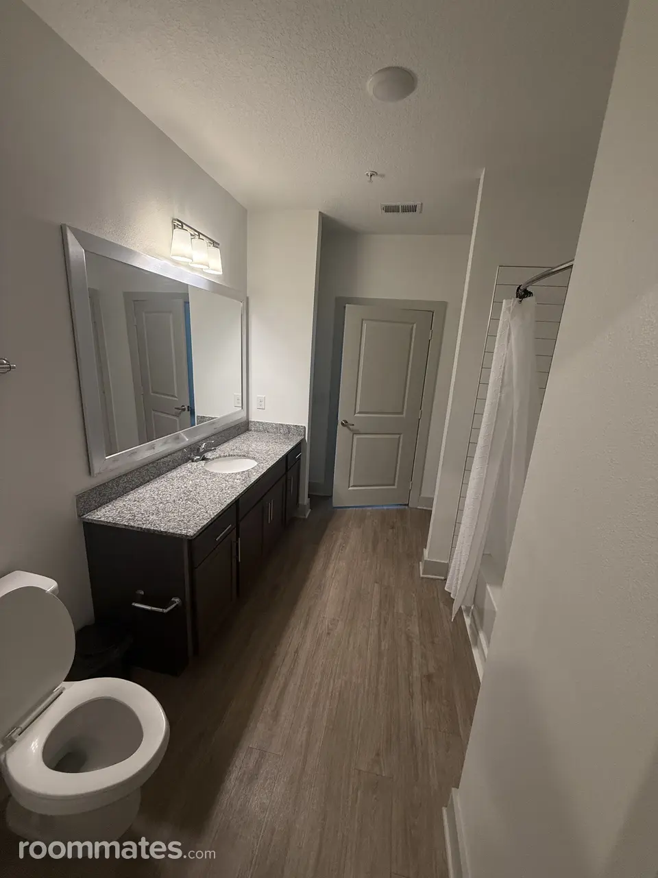 Profile photo 6 of 13