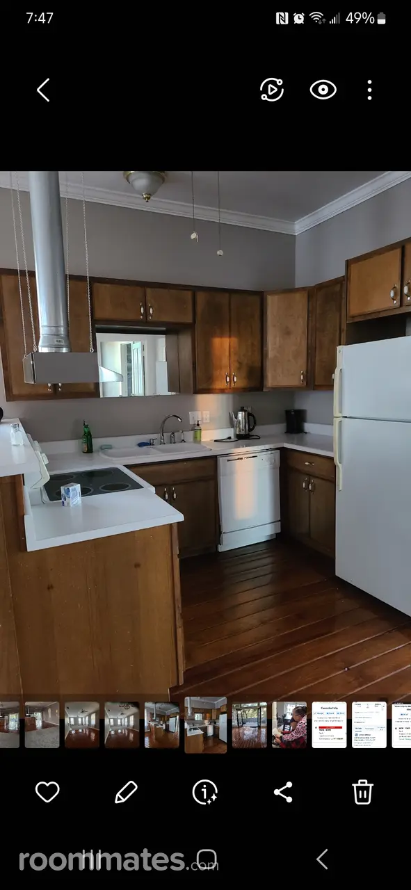 Profile photo 4 of 11