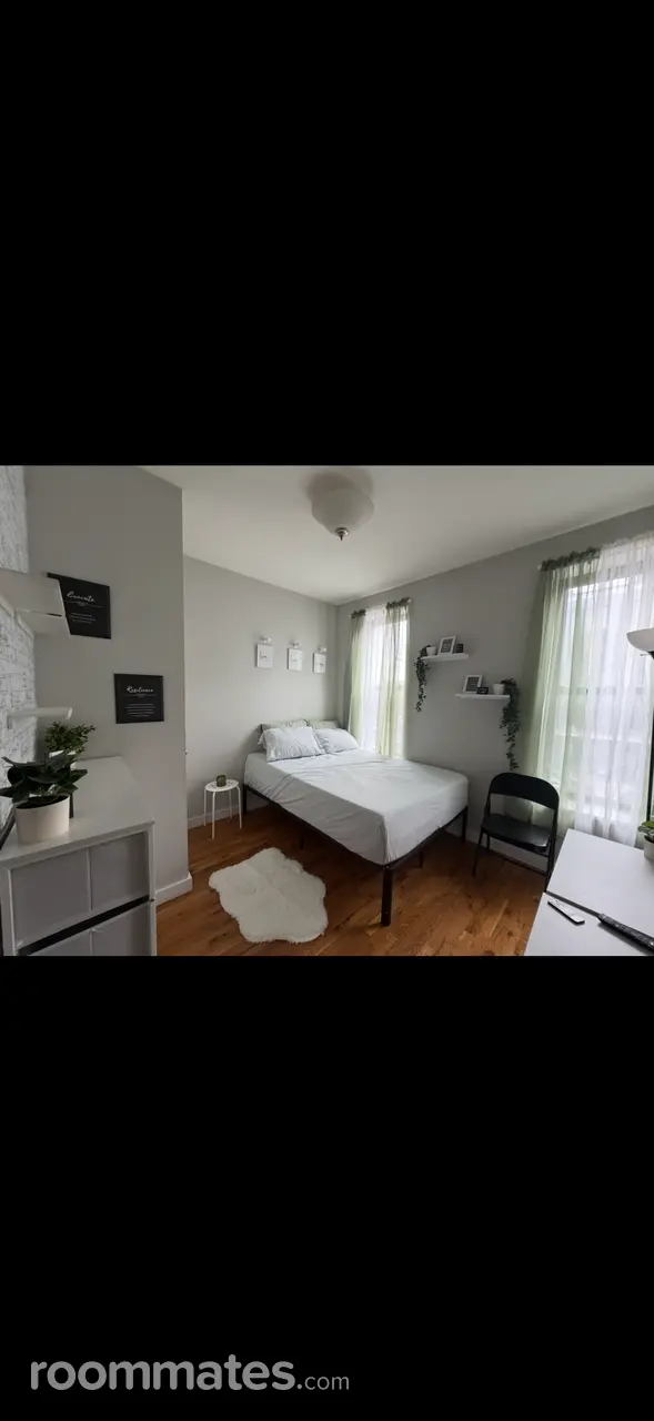 Profile photo 1 of 9