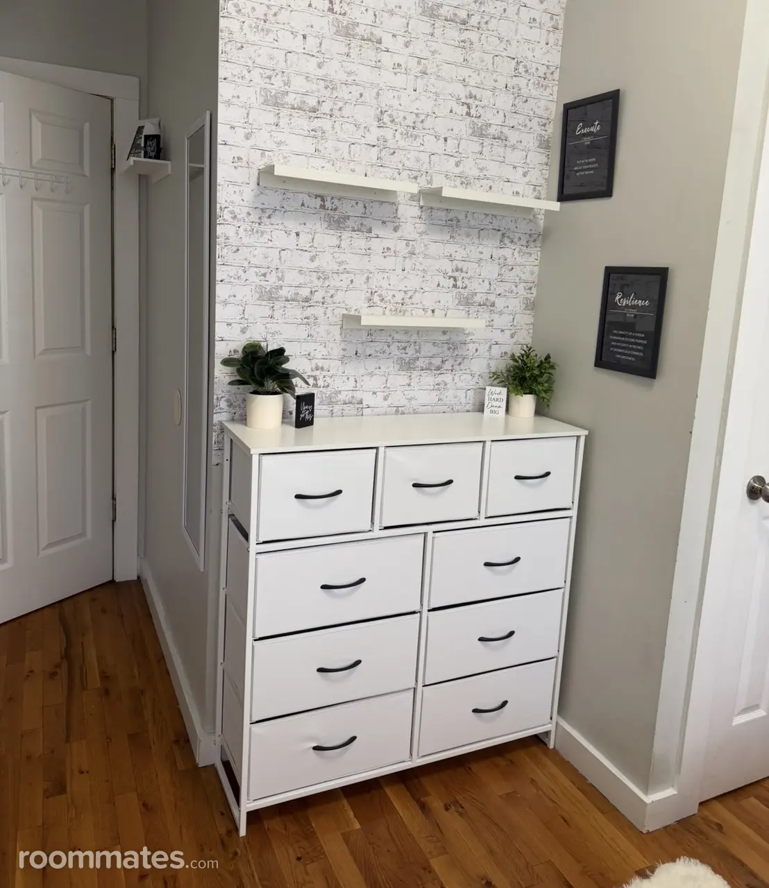 Profile photo 3 of 9