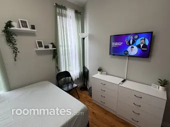 Room for rent in New York, NY $1400, townhouse