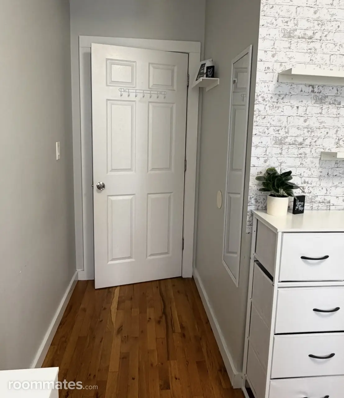 Profile photo 4 of 9