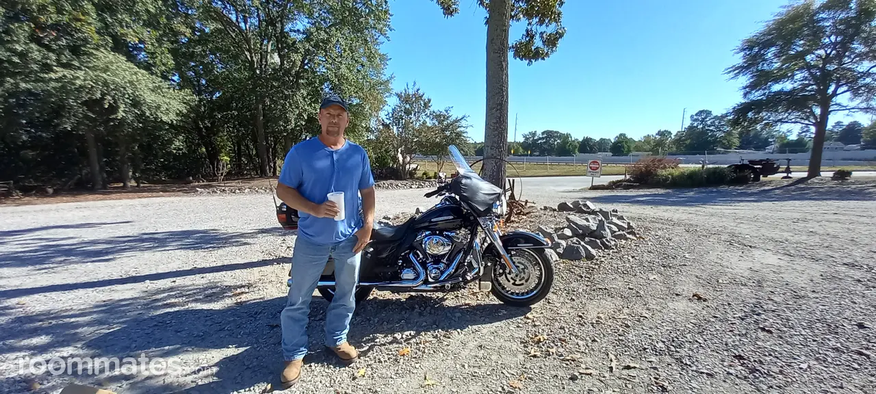 Profile photo 4 of 4