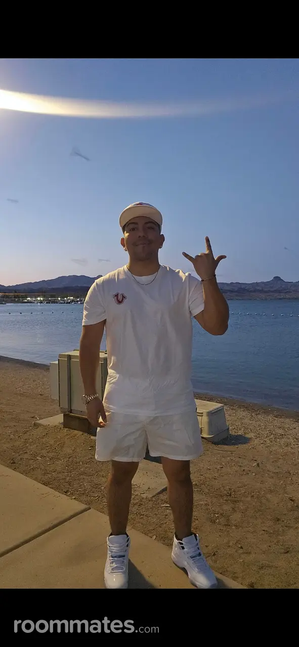 Profile photo 3 of 4