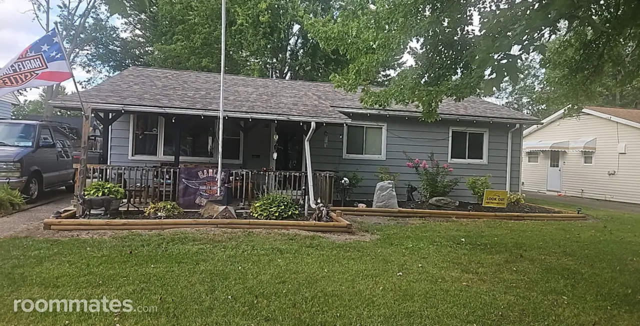 Profile photo 1 of 3