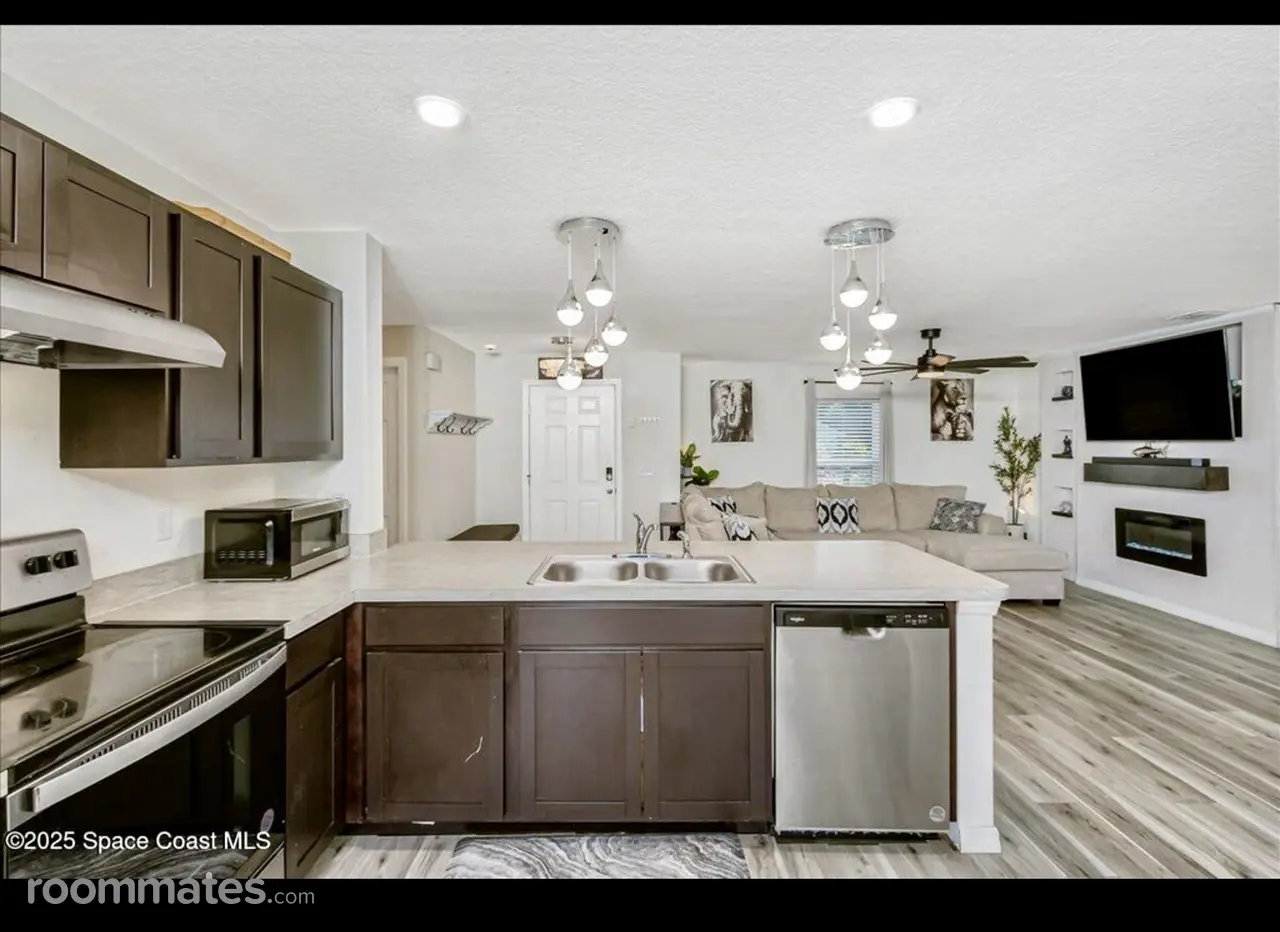 Profile photo 4 of 10