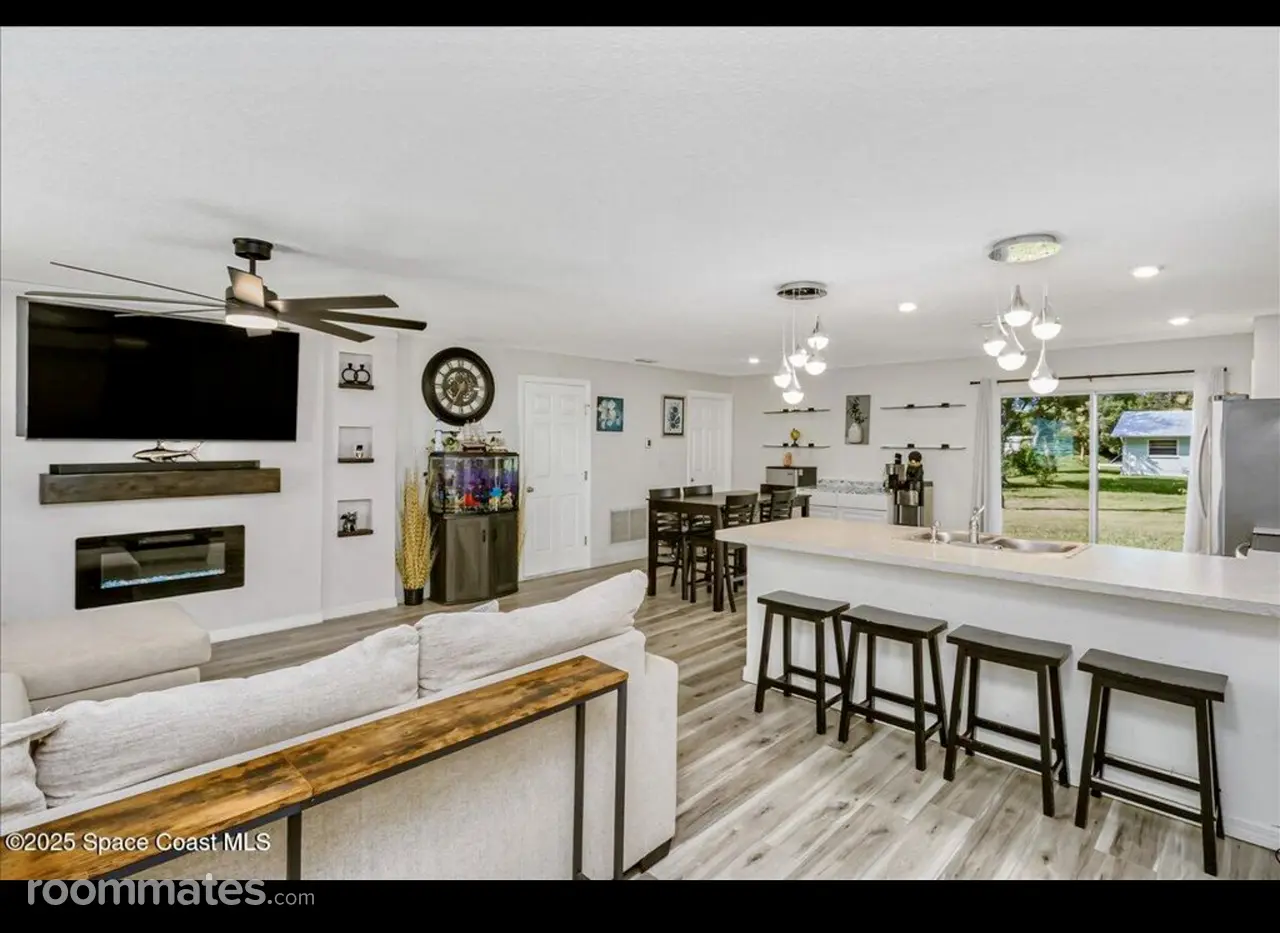 Profile photo 2 of 10