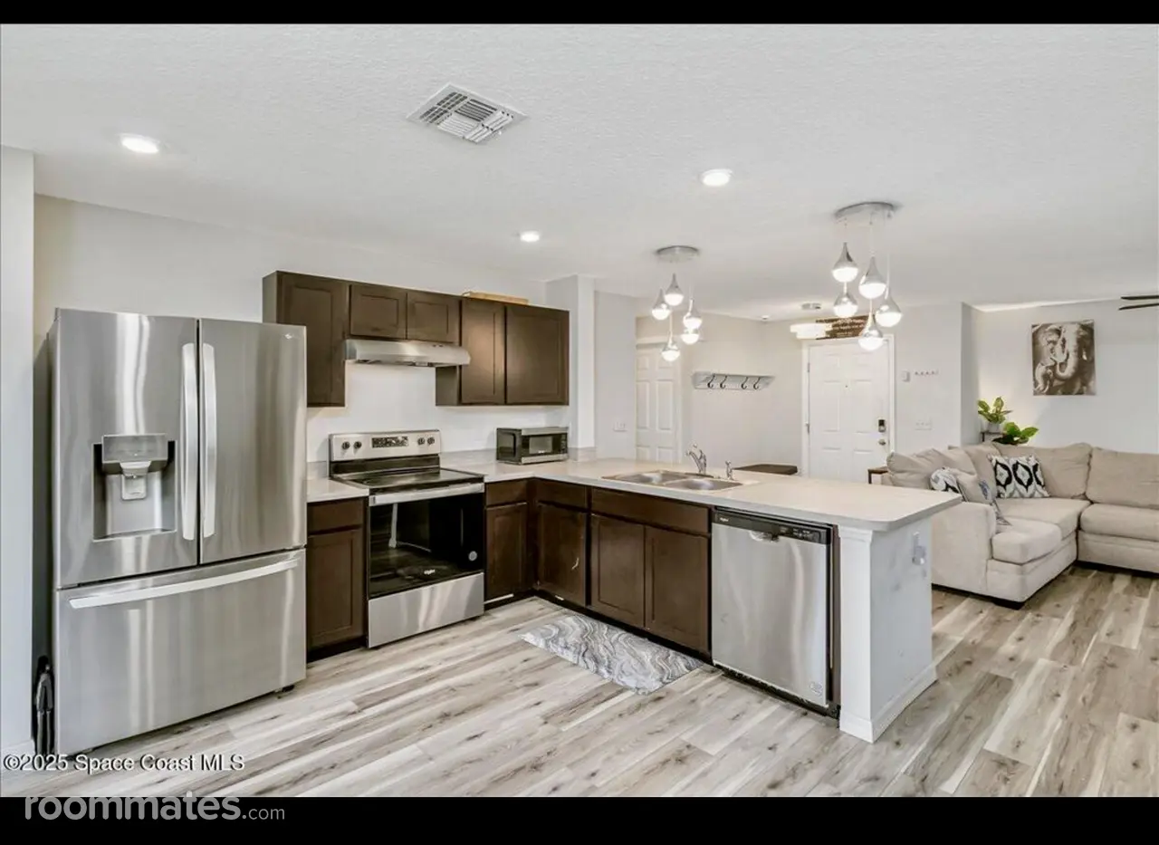 Profile photo 5 of 10